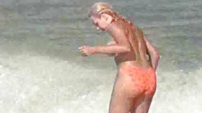 Буцкаста девојка си игра во автомобил тетона bbw